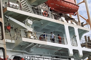 Cách ly con tàu từ vùng dịch corona Trung Quốc cập cảng Nhà Bè