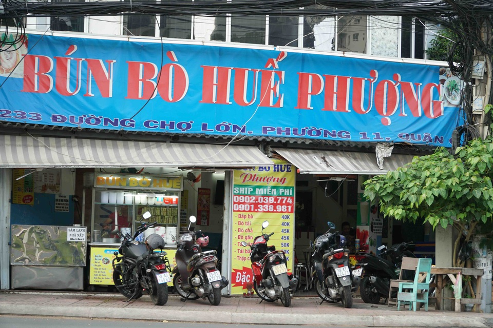 Người Sài Gòn ùa ra đường ngày không cách ly - 10 Người Sài Gòn ùa ra đường ngày không cách ly - 10