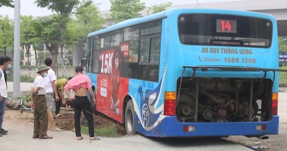 Độc giả tiếp tục bóc phốt hiện trạng văn hóa xe bus - 3 Độc giả tiếp tục bóc phốt hiện trạng văn hóa xe bus - 3