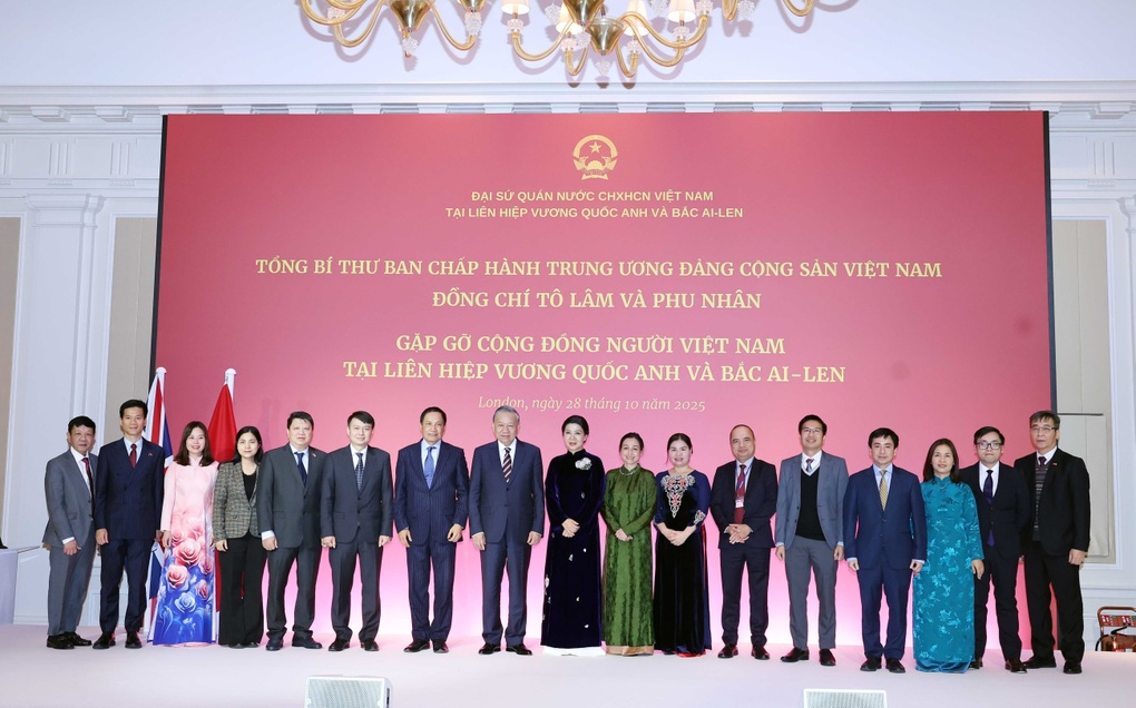 Tổng Bí thư Tô Lâm và Phu nhân với cộng đồng người Việt Nam tại Anh - 1 Tổng Bí thư Tô Lâm và Phu nhân với cộng đồng người Việt Nam tại Anh - 1