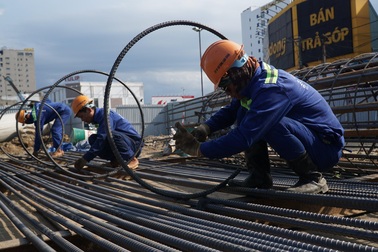 Đà Nẵng: Vật lộn mưu sinh giữa cái nắng như “đổ lửa”