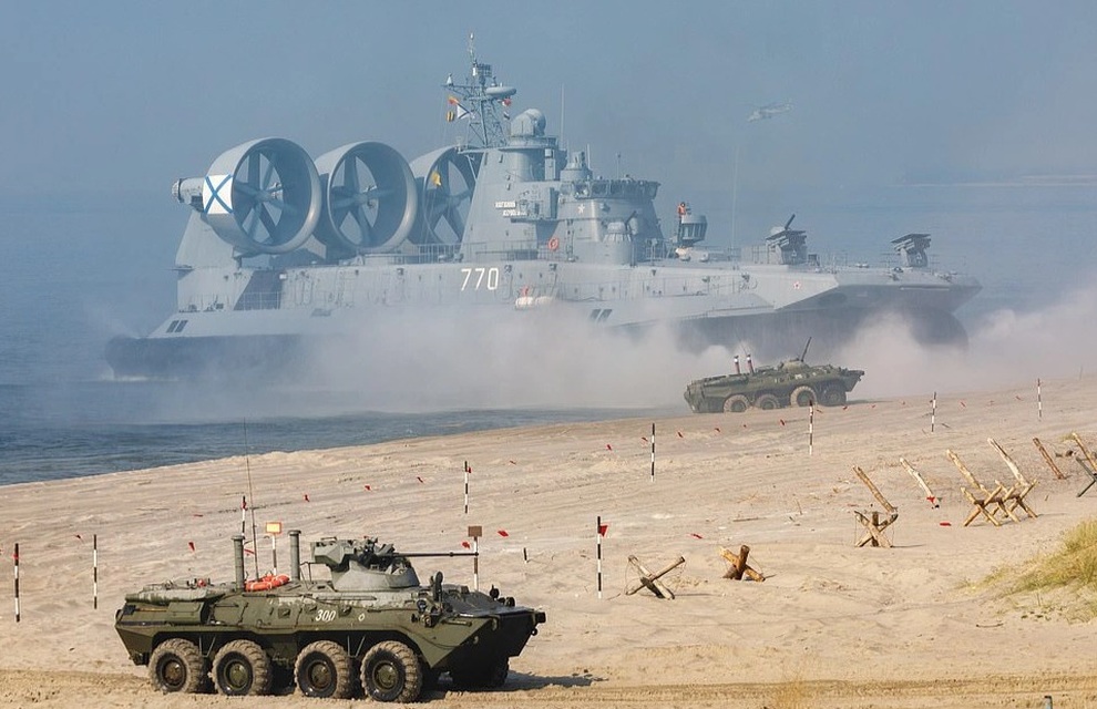 Dàn vũ khí Nga khạc lửa trong cuộc tập trận khiến NATO nóng mặt - 3 Dàn vũ khí Nga khạc lửa trong cuộc tập trận khiến NATO nóng mặt - 3