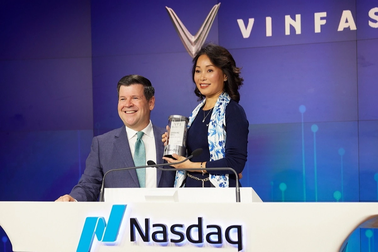 Dấu mốc lịch sử: Tỷ phú Phạm Nhật Vượng đưa VinFast lên sàn chứng khoán Mỹ