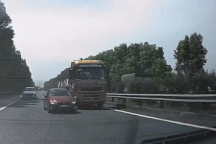 Chuyển làn ẩu, ô tô gây tai nạn nghiêm trọng trên cao tốc Cầu Giẽ-Ninh Bình