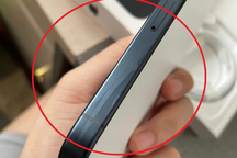 Nhiều iPhone 15 Pro bị trầy xước, lệch màu ngay sau khi mở hộp