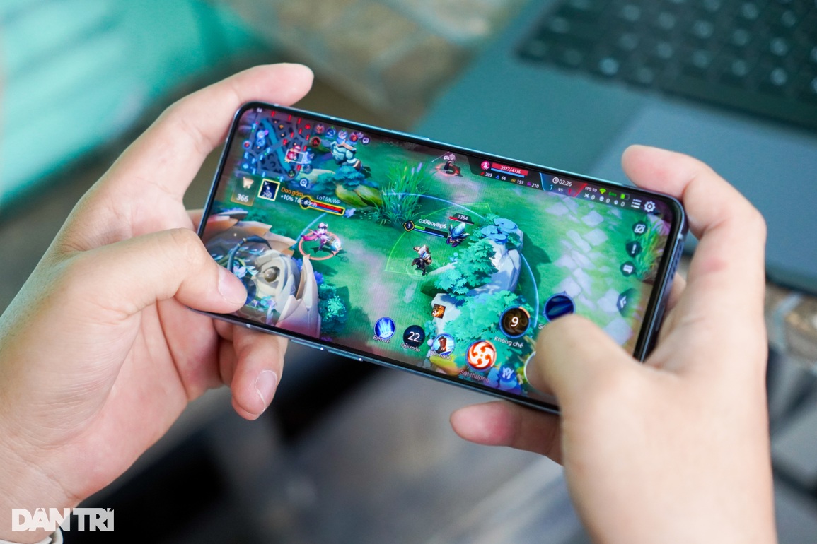 Cận cảnh Oppo Reno7 Pro 5G - Đối thủ của iPhone 13, Xiaomi 12 - 10 Cận cảnh Oppo Reno7 Pro 5G - Đối thủ của iPhone 13, Xiaomi 12 - 10