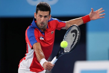 Djokovic thổi bay Nishikori, tiến vào bán kết Olympic