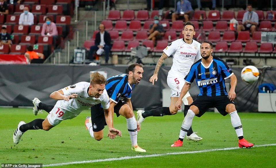 Những khoảnh khắc nghẹt thở trong chiến thắng của Sevilla trước Inter Milan - 5 Những khoảnh khắc nghẹt thở trong chiến thắng của Sevilla trước Inter Milan - 5
