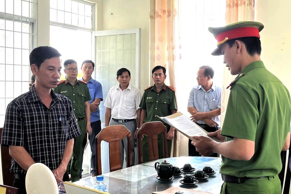 Một chủ tịch xã ở Phú Yên bị bắt do liên quan rút ruột công trình - 1 Một chủ tịch xã ở Phú Yên bị bắt do liên quan rút ruột công trình - 1