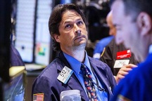 Giá dầu thô, chứng khoán Mỹ đồng loạt giảm vì FED