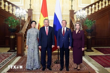 Việt Nam mong muốn hợp tác chặt chẽ với Liên bang Nga để nâng tầm quan hệ