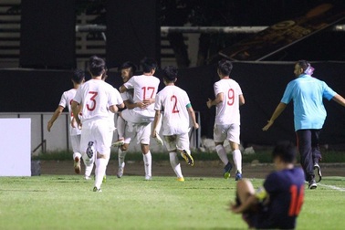 CĐV đòi sa thải Chủ tịch Liên đoàn bóng đá Thái Lan sau trận thua U19 Việt Nam