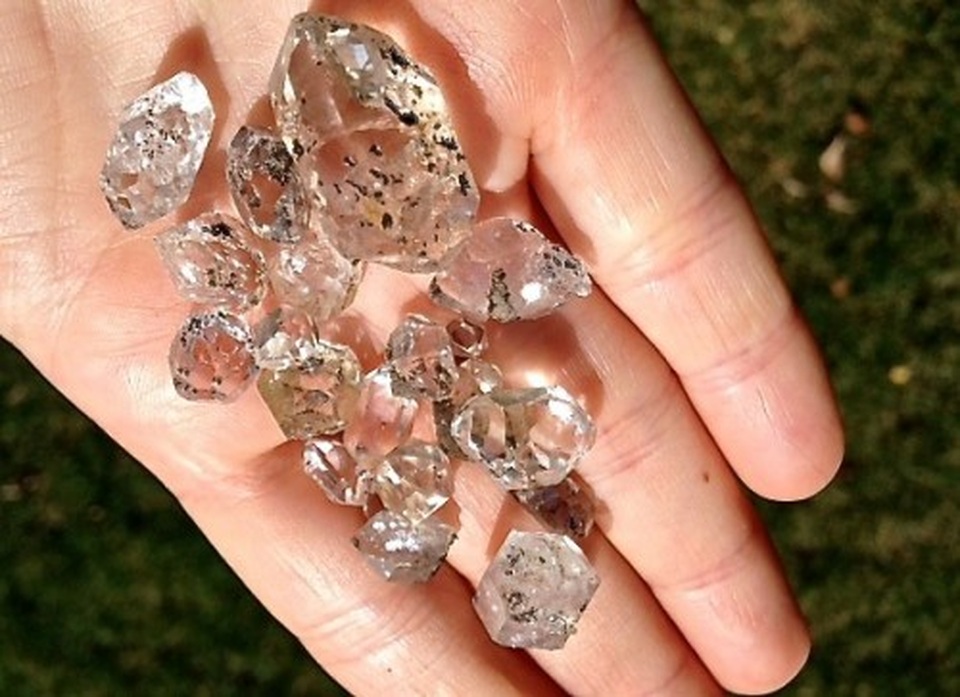 Nơi du khách đổ xô mua vé 10 USD vào cửa để đào kim cương - 3 Nơi du khách đổ xô mua vé 10 USD vào cửa để đào kim cương - 3