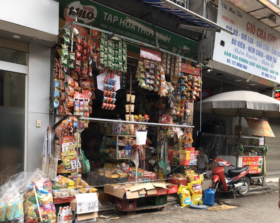 Người dân Hồng Mai dùng “chiêu độc” phòng Covid-19 sau lệnh cách ly - 11 Người dân Hồng Mai dùng “chiêu độc” phòng Covid-19 sau lệnh cách ly - 11