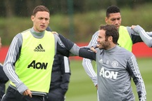 Buổi tập đầu tiên vô cùng đặc biệt của Matic tại MU