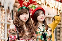 Thiếu nữ Hà thành xúng xính váy áo chơi Noel sớm