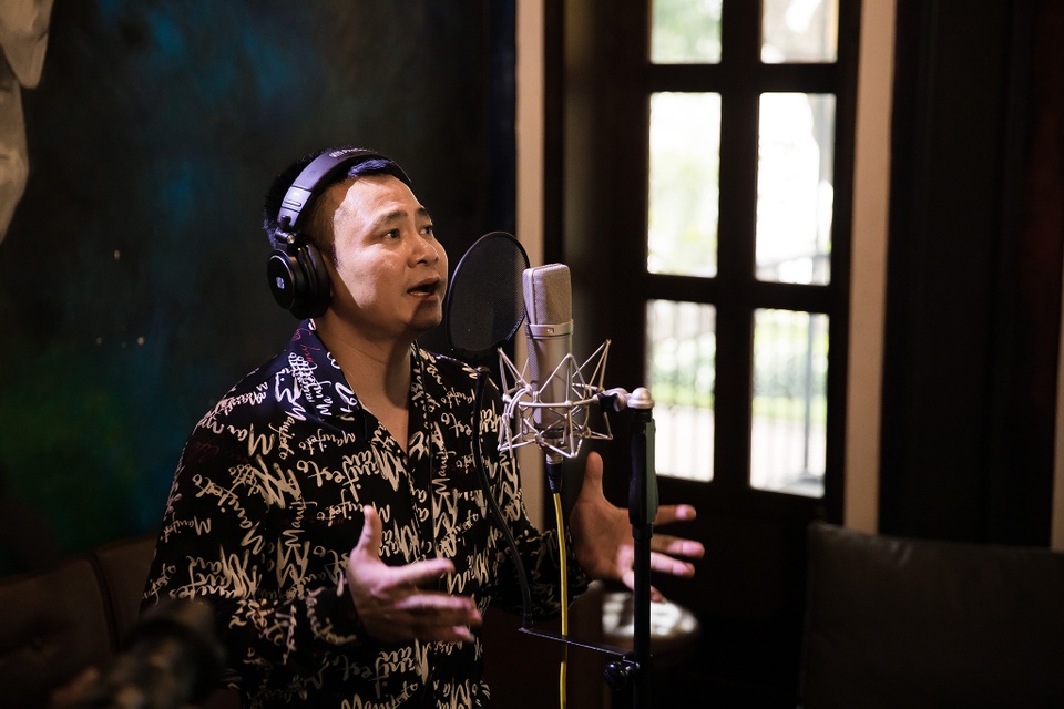 Xuân Hinh, Thanh Thanh Hiền hát cổ vũ chống dịch Covid-19 - 5 Xuân Hinh, Thanh Thanh Hiền hát cổ vũ chống dịch Covid-19 - 5