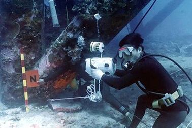 Lính đặc công thăm thám đáy đại dương