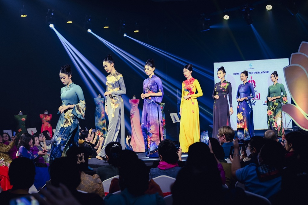 NSƯT Xuân Bắc, NTK Đỗ Trịnh Hoài Nam kể chuyện áo dài bằng kịch nói - 8