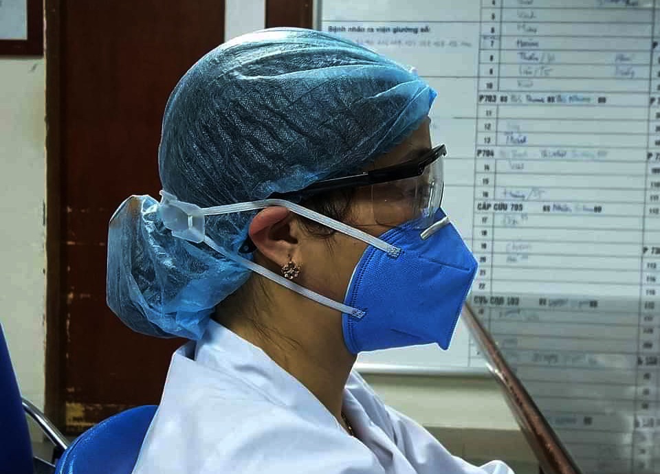 Làm 6000 “tai giả” giúp y, bác sĩ giảm đau, nhức vì đeo khẩu trang liên tục - 3 Làm 6000 “tai giả” giúp y, bác sĩ giảm đau, nhức vì đeo khẩu trang liên tục - 3