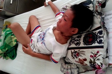 Ly kỳ cậu bé 8 tuổi tự giải thoát khi bị trói, ném xuống hố sâu