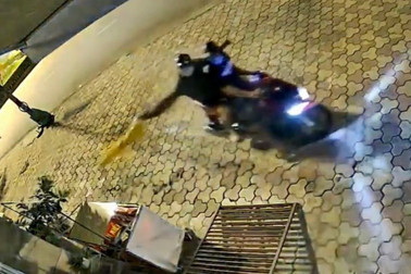 Bắt giữ nhóm cho vay nặng lãi, tạt sơn đòi nợ ở TPHCM