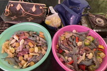 Bắt quả tang nữ thực khách đi ăn buffet còn lấy trộm 10kg đồ ăn