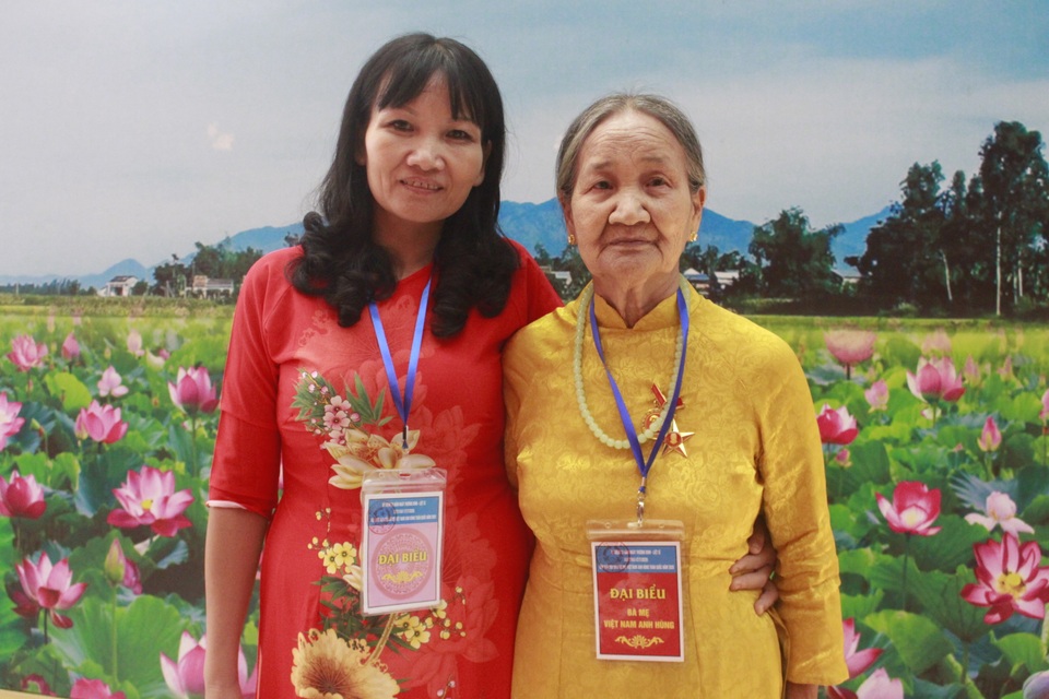 Người thân tự hào được đưa Bà mẹ Việt Nam anh hùng về Thủ đô - 3 Người thân tự hào được đưa Bà mẹ Việt Nam anh hùng về Thủ đô - 3
