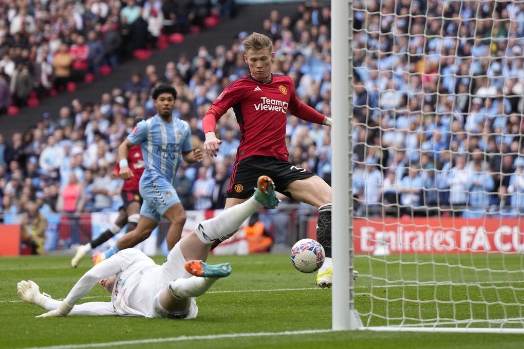 Man Utd vào chung kết FA Cup theo kịch bản bất ngờ - 2