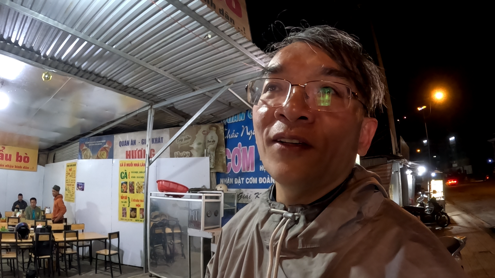Người đàn ông Pháp phượt Bắc Nam bằng xe một bánh, ở lại Việt Nam nghỉ hưu - 5 Người đàn ông Pháp phượt Bắc Nam bằng xe một bánh, ở lại Việt Nam nghỉ hưu - 5