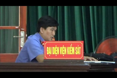 Phiên tòa phúc thẩm xét xử vụ án vi phạm quy định về điều khiển phương tiện giao thông đường bộ khiến 1 người tử vong.