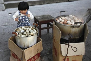 Trứng luộc nước tiểu - cao lương ở Đông Dương, Trung Quốc