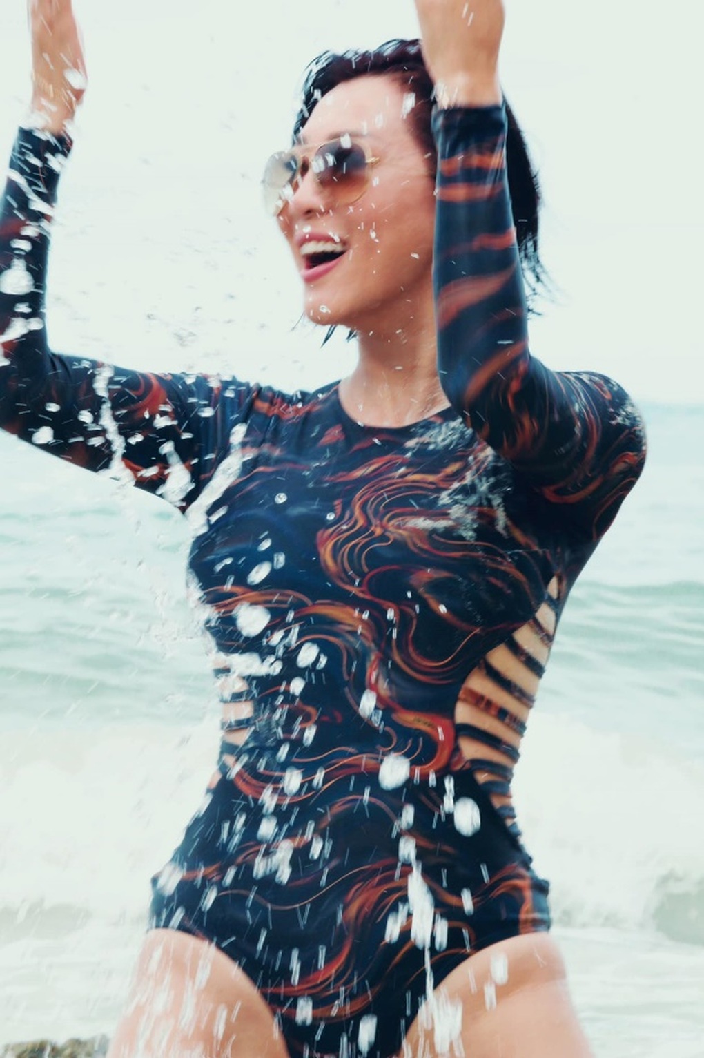 MC Kỳ Duyên tình tứ bên bạn trai mừng sinh nhật 57 tuổi - 1