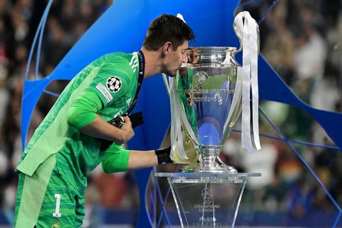 Courtois gây choáng váng với kỷ lục cứu thua trước Liverpool - 4 Courtois gây choáng váng với kỷ lục cứu thua trước Liverpool - 4
