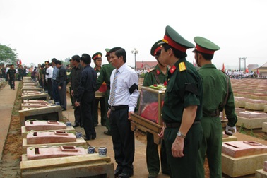 Lào bàn giao 71 bộ hài cốt liệt sĩ cho Việt Nam