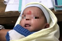 Bé gái sơ sinh bị bỏ rơi gần chùa, kiến bám đầy người