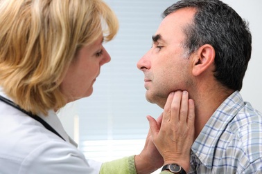 Đau đầu, ngạt mũi đi khám phát hiện… ung thư vòm họng