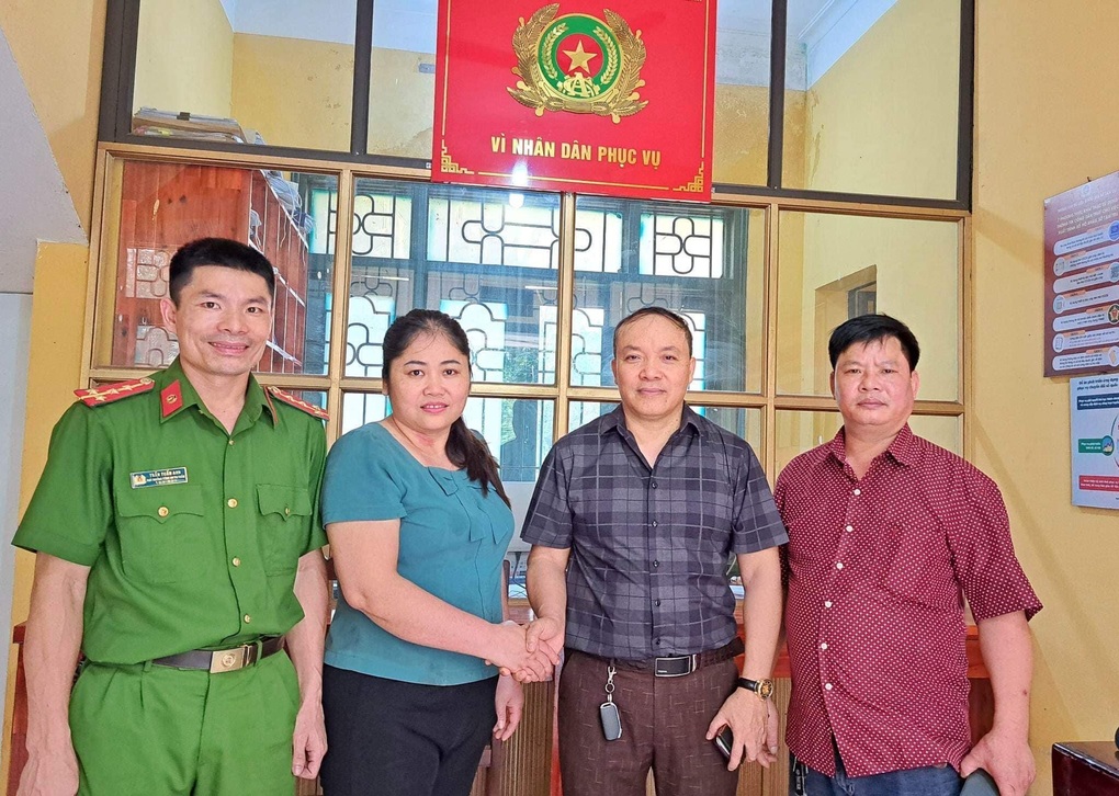 Mua bán hàng, người đàn ông chuyển khoản nhầm 250 triệu đồng - 1 Mua bán hàng, người đàn ông chuyển khoản nhầm 250 triệu đồng - 1