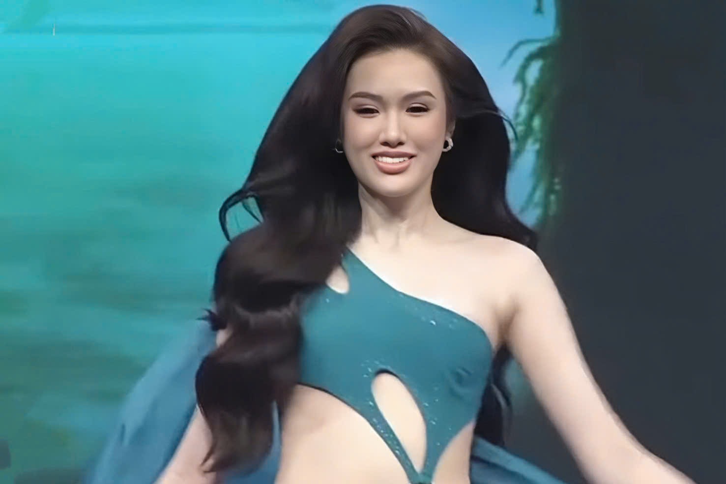 Thí sinh Hoa hậu Trái đất Việt Nam diễn bikini để lộ chi tiết nhạy cảm - 11 Thí sinh Hoa hậu Trái đất Việt Nam diễn bikini để lộ chi tiết nhạy cảm - 11