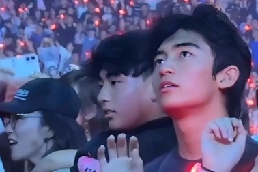 Con trai Trương Bá Chi: Ngoại hình gây sốt, hưởng gia sản 140 triệu USD