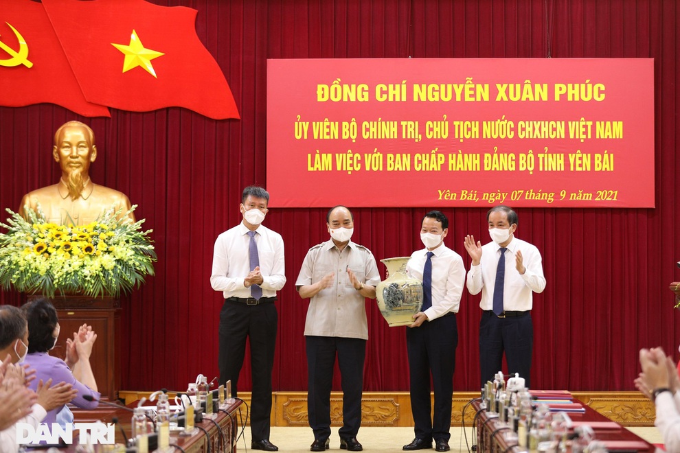 Chủ tịch nước đánh giá cao quyết tâm bảo vệ tỉnh vùng xanh của Yên Bái - 2 Chủ tịch nước đánh giá cao quyết tâm bảo vệ tỉnh vùng xanh của Yên Bái - 2