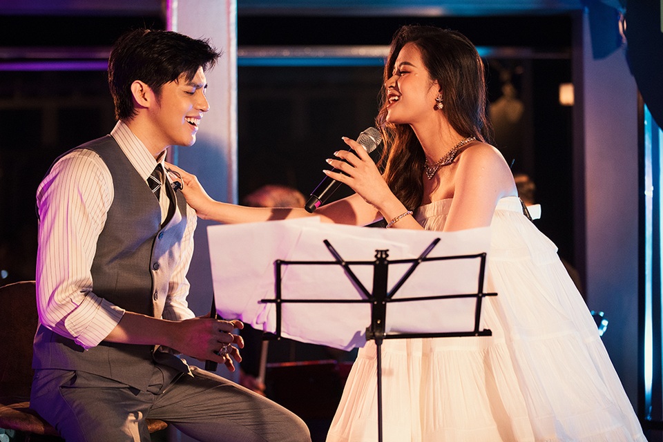 Đông Nhi “bế bụng bầu” vẫn “cháy hết mình” song ca cùng Noo Phước Thịnh - 6 Đông Nhi “bế bụng bầu” vẫn “cháy hết mình” song ca cùng Noo Phước Thịnh - 6