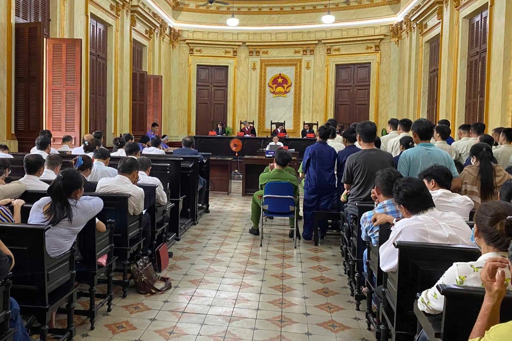 Chủ mưu vụ buôn lậu 6 tấn vàng bị đề nghị 17-18 năm tù - 1 Chủ mưu vụ buôn lậu 6 tấn vàng bị đề nghị 17-18 năm tù - 1