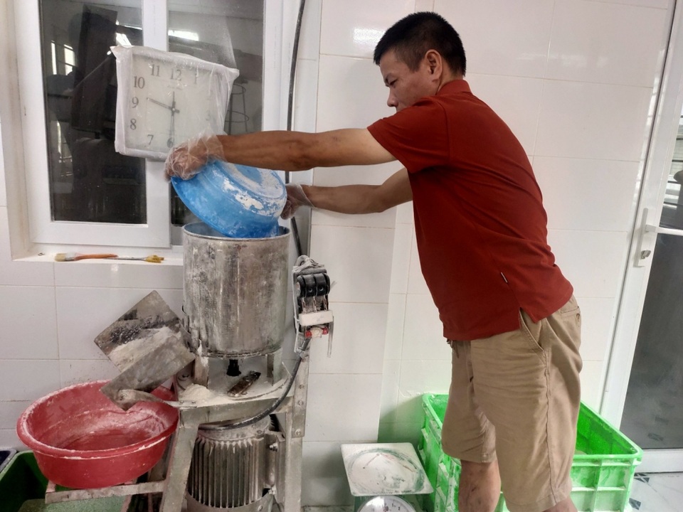 Gia đình hơn 6 thập kỷ giữ nghề đóng oản giữa lòng Hà Nội - 4