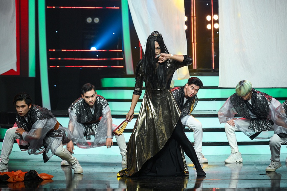 MiA chinh phục khán giả khi hóa thân thành NSND Ngọc Giàu - 16 MiA chinh phục khán giả khi hóa thân thành NSND Ngọc Giàu - 16