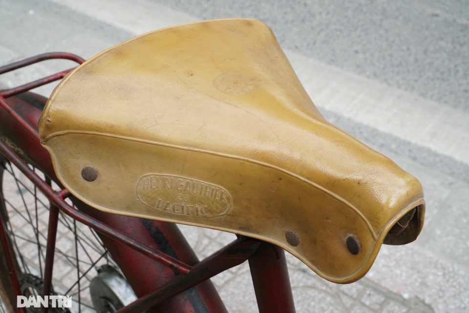 Chiếc xe máy cổ Georges Catte có tuổi đời gần 70 năm vẫn chạy tốt - 9 Chiếc xe máy cổ Georges Catte có tuổi đời gần 70 năm vẫn chạy tốt - 9