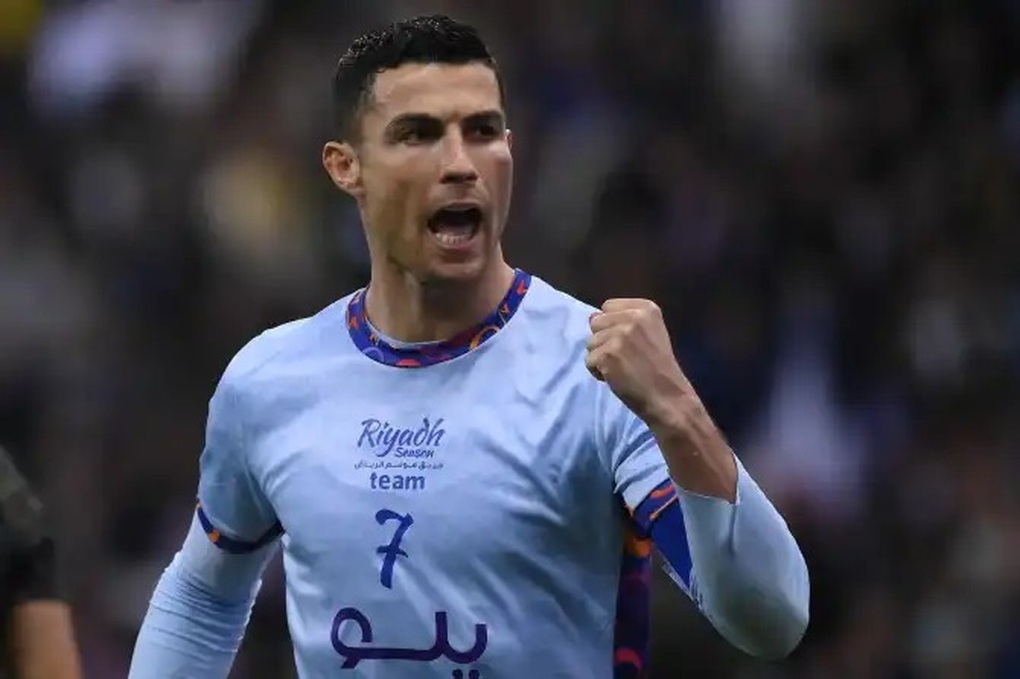 Ronaldo gửi thông điệp ý nghĩa tới Messi sau màn so tài ở Saudi Arabia - 2 Ronaldo gửi thông điệp ý nghĩa tới Messi sau màn so tài ở Saudi Arabia - 2
