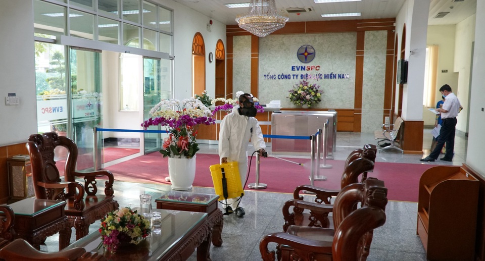 Ngành điện miền Nam triển khai nhiều biện pháp phòng ngừa dịch do nCoV - 6 Ngành điện miền Nam triển khai nhiều biện pháp phòng ngừa dịch do nCoV - 6