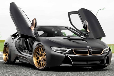 Làm gì để BMW i8 nổi bật hơn?