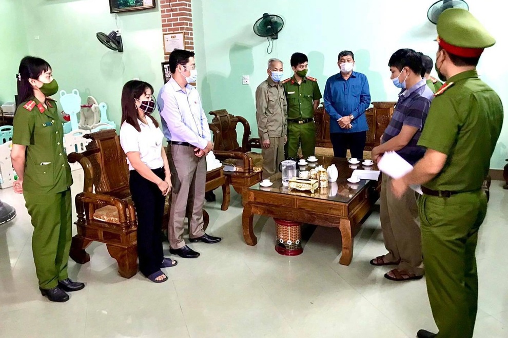 Bắt, khởi tố nhiều giám đốc liên quan đến sai phạm tại công ty môi trường - 3 Bắt, khởi tố nhiều giám đốc liên quan đến sai phạm tại công ty môi trường - 3